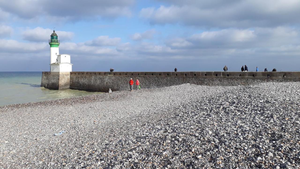 La Nacelle, classée 3 étoiles, vue dégagée port et mer Le Tréport Esterno foto